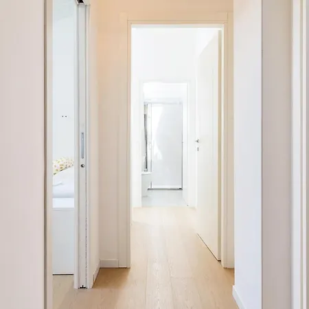 White Navigli Apartment Milan