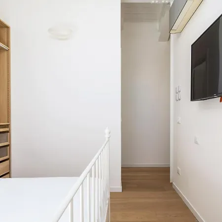 White Navigli Lejlighed *