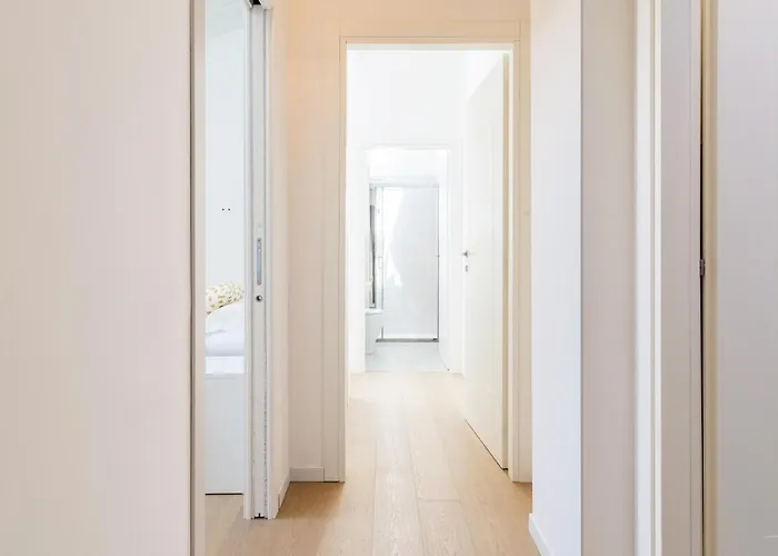 White Navigli Apartment Milan