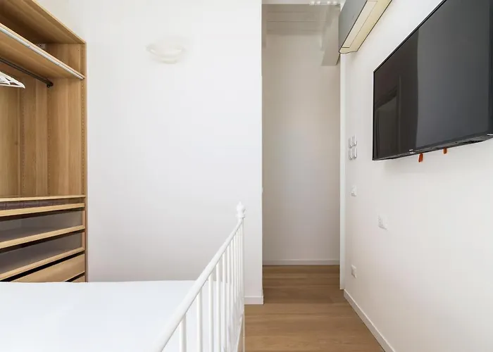 White Navigli Apartment *